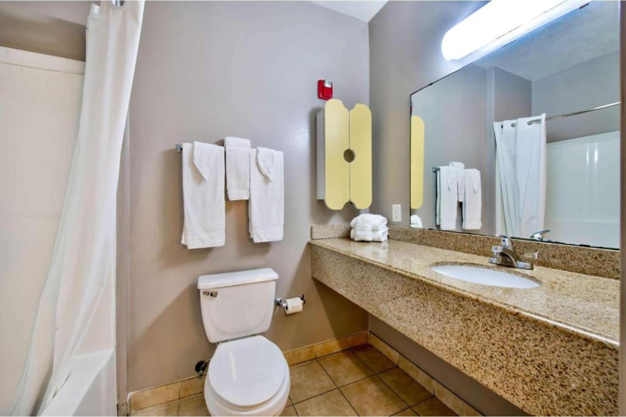 Отель Oyo Townhouse Beaumont Medical Center Area Экстерьер фото